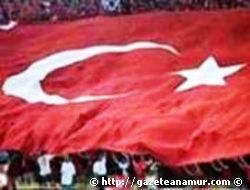 Sen de bir T�rk Bayra�� as