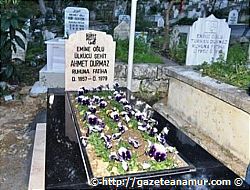 AHMET DURMAZ KABR�STANI BA�INDA ANILDI