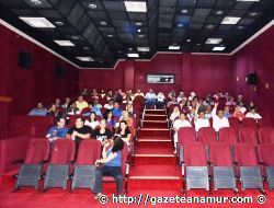 Anamur'da MHP Tekilat Ankara Yaz Filmi'ni Birlikte zledi
