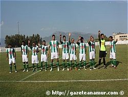 EM�N ADIMLARLA BAL L�G�NE...