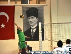 Anamur'da Voleybol Turnuvas Devam Ediyor